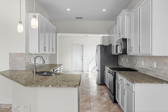620 HOWLAND Drive, Ponte Vedra, FL 32081