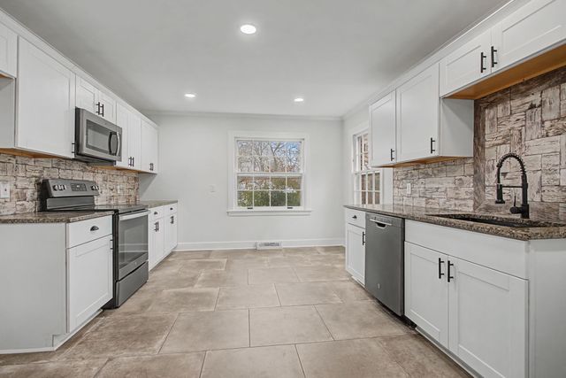 107 Cherry St, Centerville, TN 37033