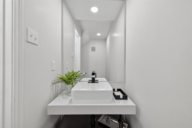 7447 Cambridge Street 51, Houston, TX 77054