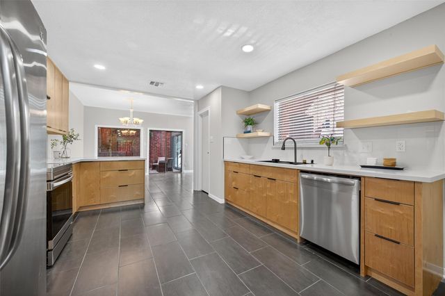 7447 Cambridge Street 51, Houston, TX 77054