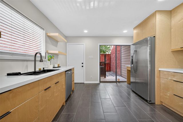 7447 Cambridge Street 51, Houston, TX 77054