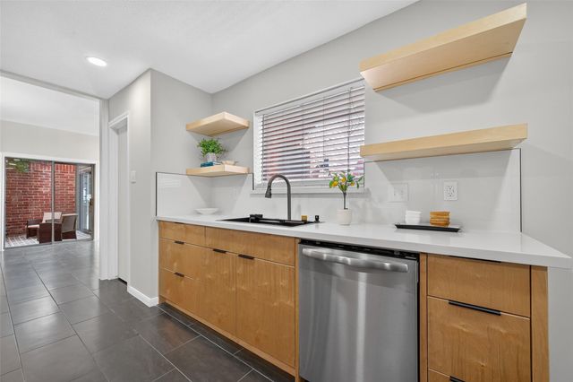 7447 Cambridge Street 51, Houston, TX 77054