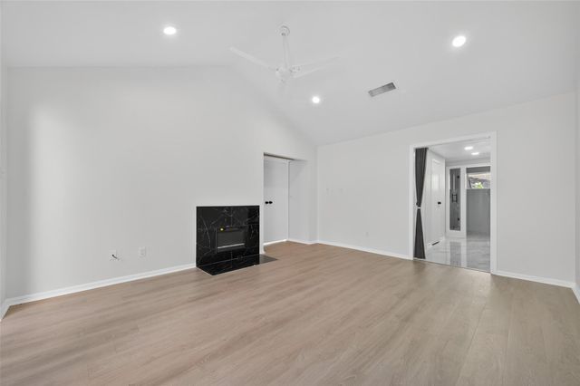 7447 Cambridge Street 51, Houston, TX 77054