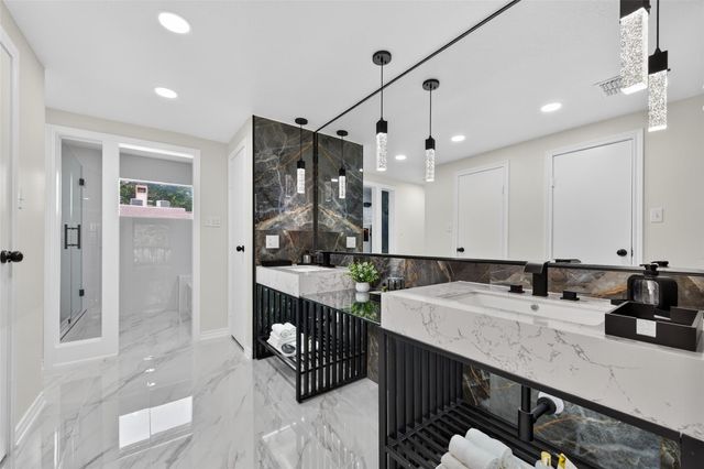 7447 Cambridge Street 51, Houston, TX 77054