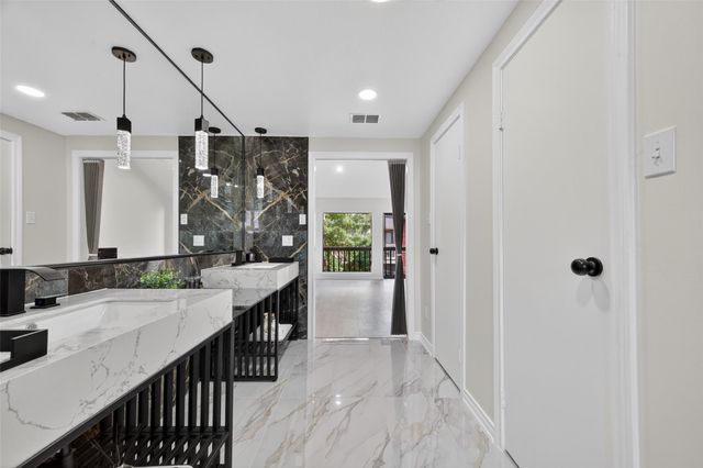 7447 Cambridge Street 51, Houston, TX 77054