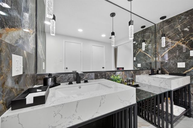 7447 Cambridge Street 51, Houston, TX 77054