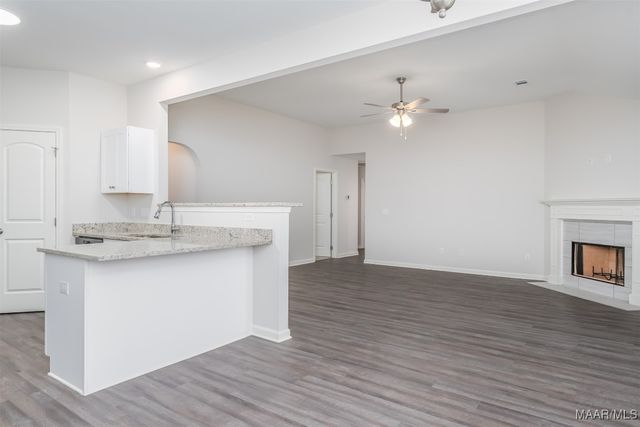 123 poplar Street E, Prattville, AL 36066