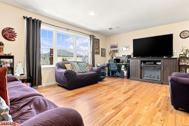 372 Nelson Ave, Elizabeth City, NJ 07202