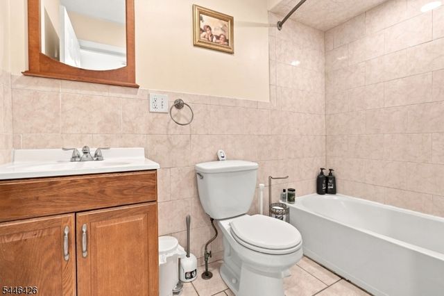372 Nelson Ave, Elizabeth City, NJ 07202