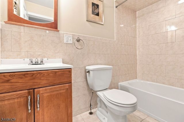 372 Nelson Ave, Elizabeth City, NJ 07202