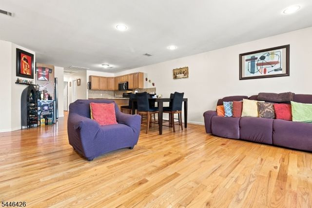 372 Nelson Ave, Elizabeth City, NJ 07202