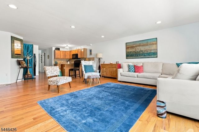 372 Nelson Ave, Elizabeth City, NJ 07202