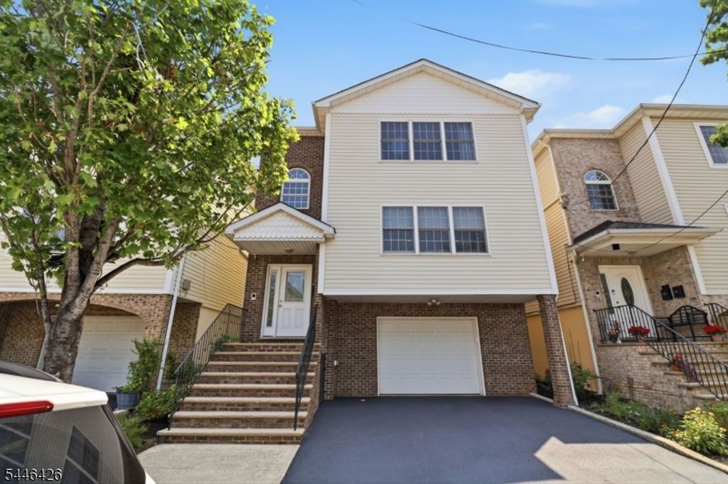 372 Nelson Ave, Elizabeth City, NJ 07202