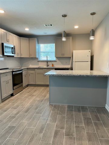 9415 Westacre Place, Houston, TX 77083