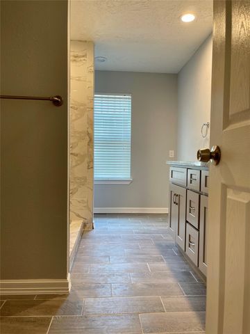9415 Westacre Place, Houston, TX 77083