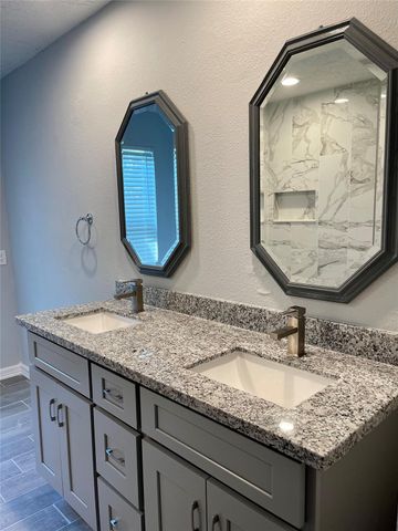 9415 Westacre Place, Houston, TX 77083