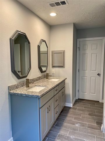 9415 Westacre Place, Houston, TX 77083