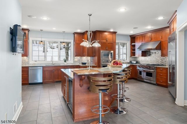 2 Cobblefield Rd, Mendham Twp., NJ 07945