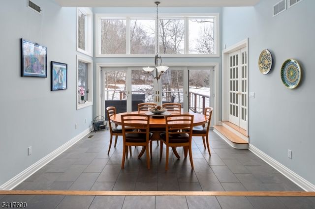 2 Cobblefield Rd, Mendham Twp., NJ 07945
