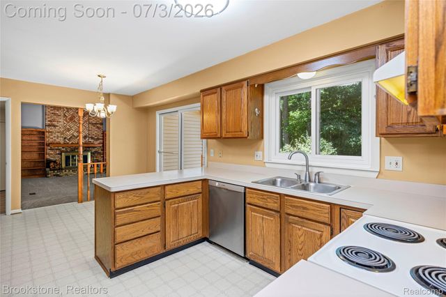 312 Burr Oak Drive, Ann Arbor, MI 48103