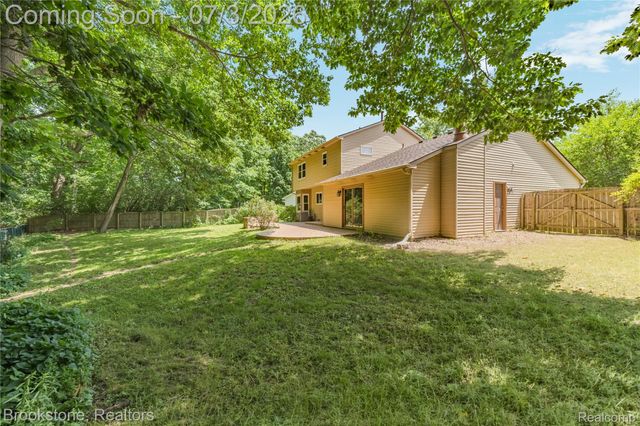312 Burr Oak Drive, Ann Arbor, MI 48103