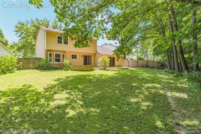 312 Burr Oak Drive, Ann Arbor, MI 48103