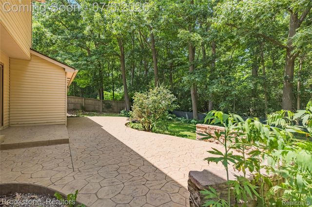 312 Burr Oak Drive, Ann Arbor, MI 48103