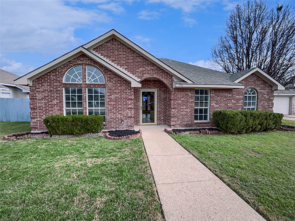1506 Pintail Court, Desoto, TX 75115