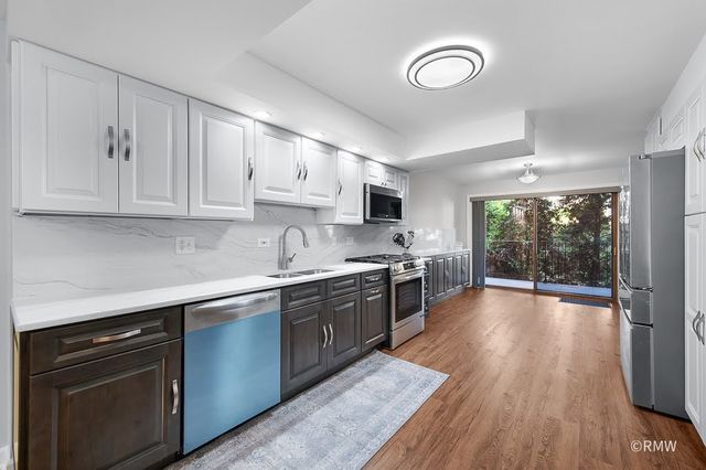 467 Hiawatha Trail 106, Wood Dale, IL 60191
