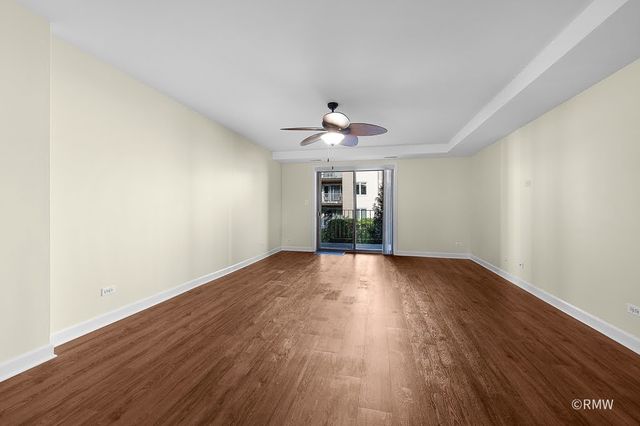 467 Hiawatha Trail 106, Wood Dale, IL 60191