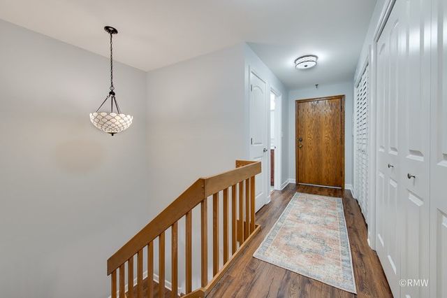 467 Hiawatha Trail 106, Wood Dale, IL 60191