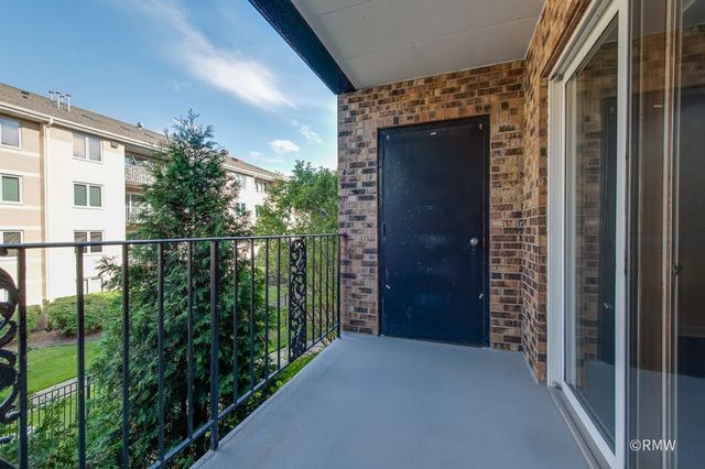 467 Hiawatha Trail 106, Wood Dale, IL 60191