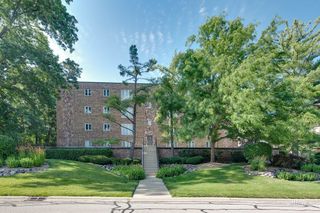 467 Hiawatha Trail 106, Wood Dale, IL 60191