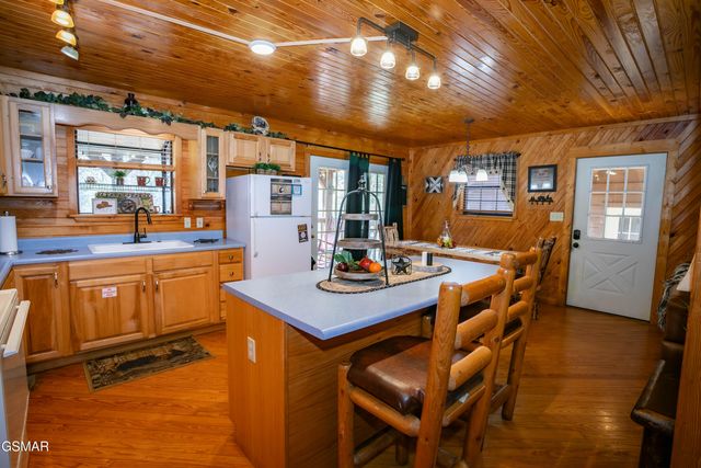 3849 Saddle Brook Way, Sevierville, TN 37862