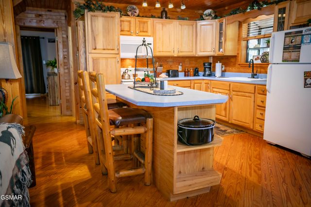 3849 Saddle Brook Way, Sevierville, TN 37862