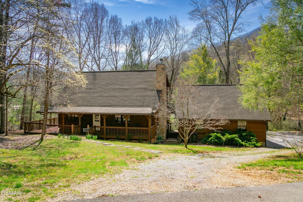 3849 Saddle Brook Way, Sevierville, TN 37862