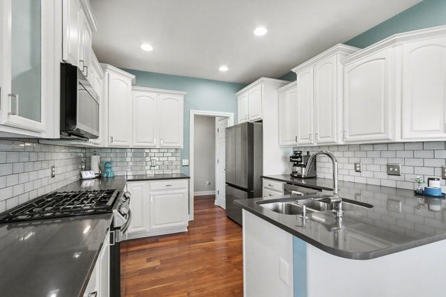 9800 Navy Pier Street, Portage, MI 49002