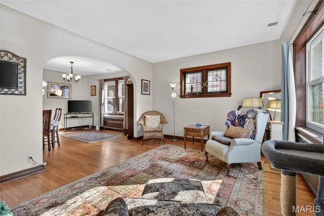 4967 Mardel Avenue, St Louis, MO 63109