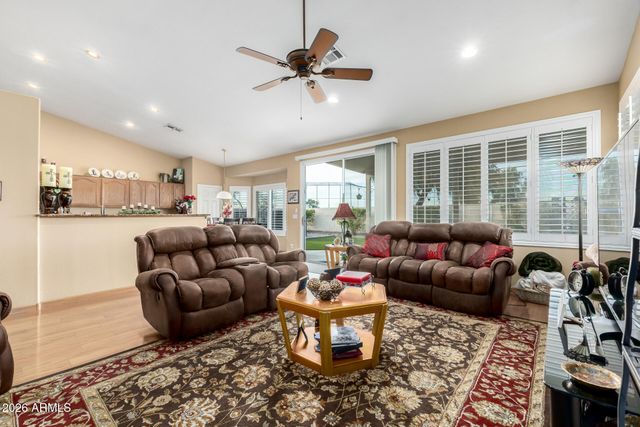 208 W SMOKE TREE Road, Gilbert, AZ 85233