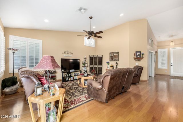 208 W SMOKE TREE Road, Gilbert, AZ 85233