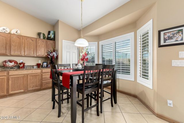 208 W SMOKE TREE Road, Gilbert, AZ 85233