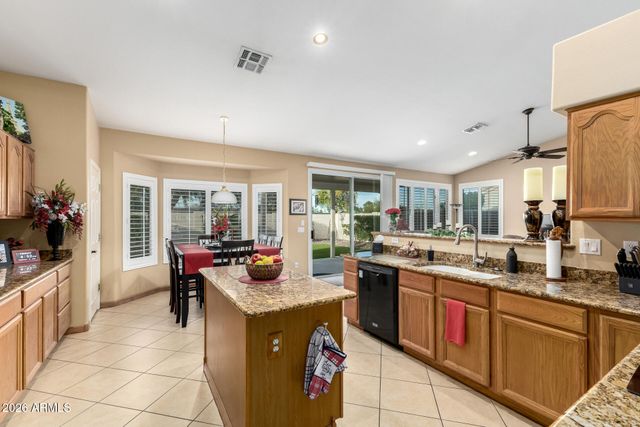 208 W SMOKE TREE Road, Gilbert, AZ 85233