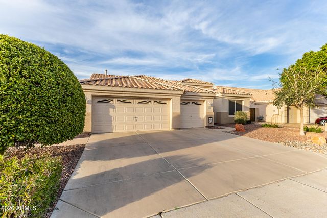 208 W SMOKE TREE Road, Gilbert, AZ 85233