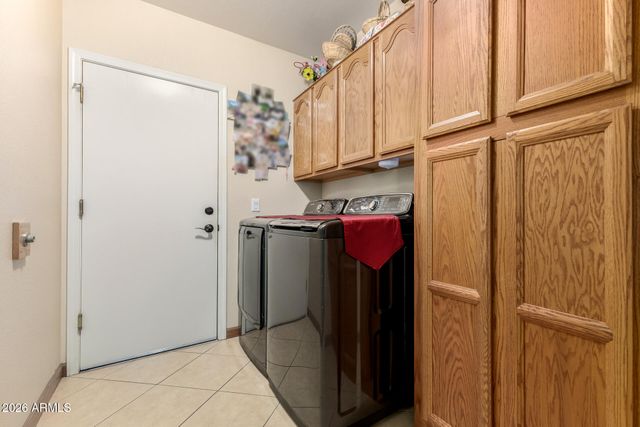 208 W SMOKE TREE Road, Gilbert, AZ 85233