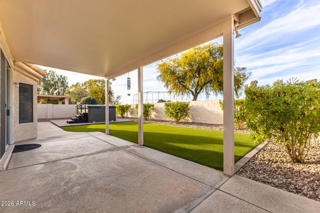 208 W SMOKE TREE Road, Gilbert, AZ 85233