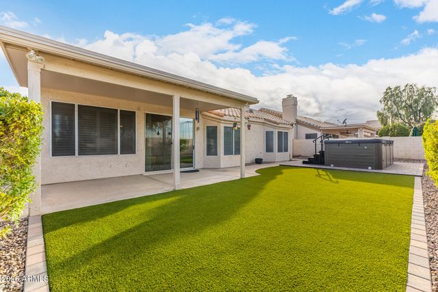 208 W SMOKE TREE Road, Gilbert, AZ 85233