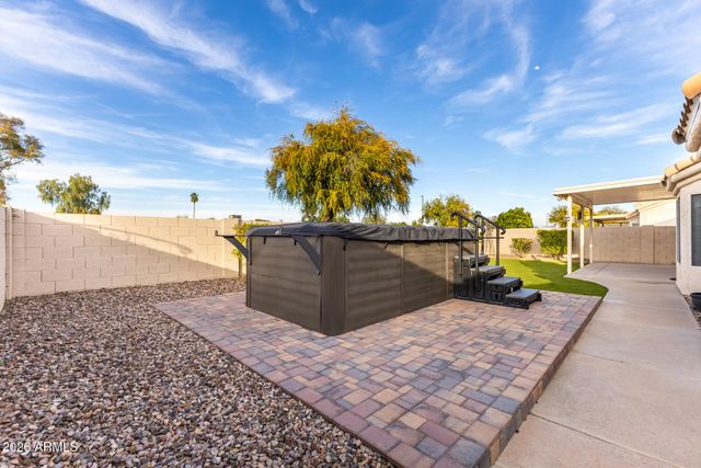 208 W SMOKE TREE Road, Gilbert, AZ 85233
