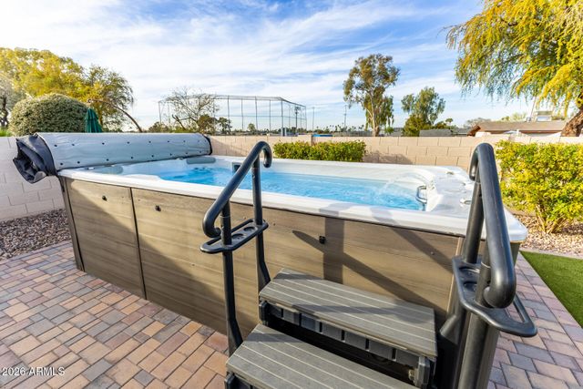 208 W SMOKE TREE Road, Gilbert, AZ 85233