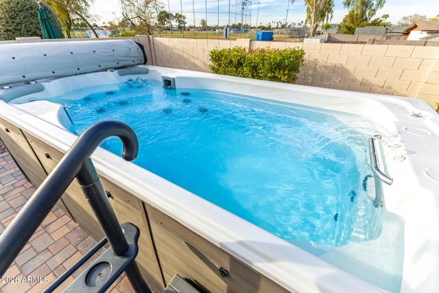 208 W SMOKE TREE Road, Gilbert, AZ 85233