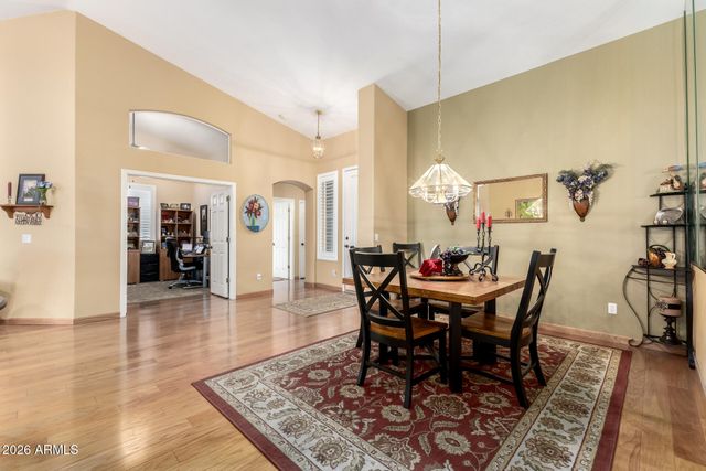 208 W SMOKE TREE Road, Gilbert, AZ 85233